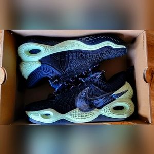 Nike - Cosmic Unity - Men's Sz 10